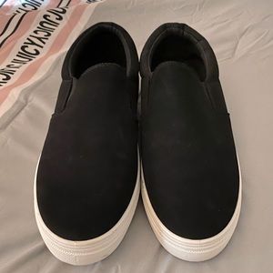 Bela Marie black slide ons